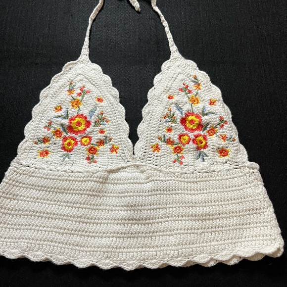 Forever 21 Tops - Forever 21 Crochet Halter Crop Top ~ Small